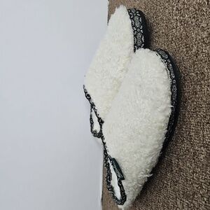 Woolrich White Fluffy Fleece Slippers Sz 7 Womens